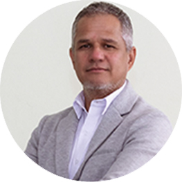 Iván Mena, Coordinador de la Comisión de Educación, partido Esperanza Nacional